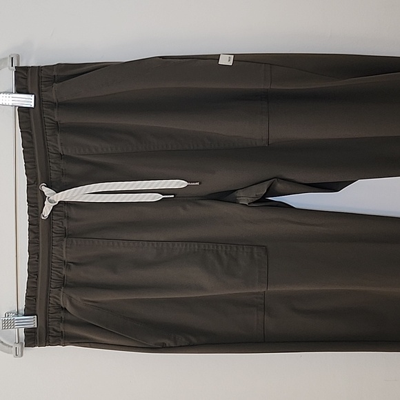 Vuori Women's Miles Olive Jogger Pants Size Meduim - Picture 3 of 16